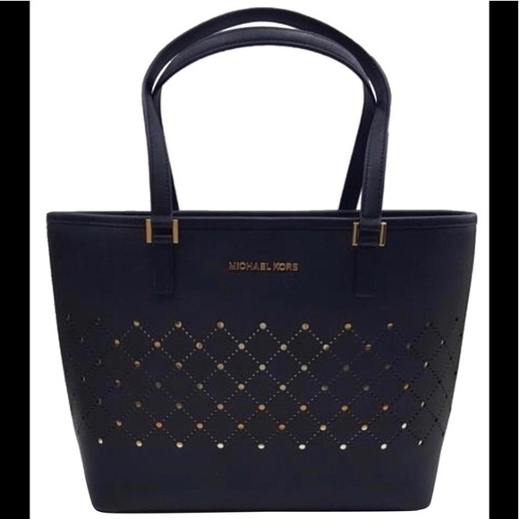 Michael Kors Handbags - MichaelKors Jet Set Violet Tote